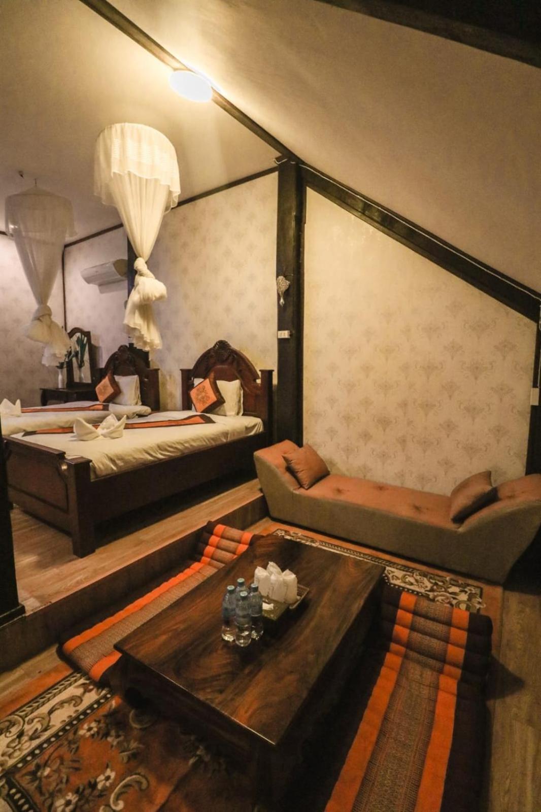 Ananta Hotel Luangprabang エクステリア 写真